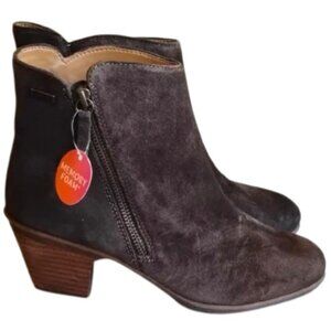 NWOB Comfortiva Barras Suede Ankle Zip Boots 9.5 Brown